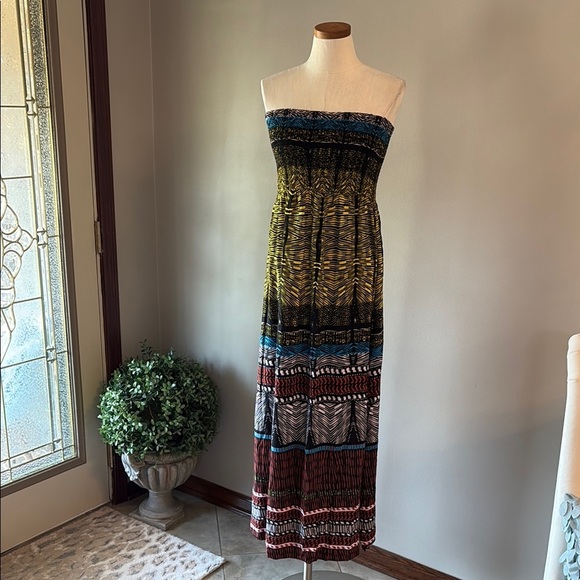 Xhilaration tribal Smocked Strapless maxi Sundress
Size XXL Multicolor Rayon - Picture 3 of 14